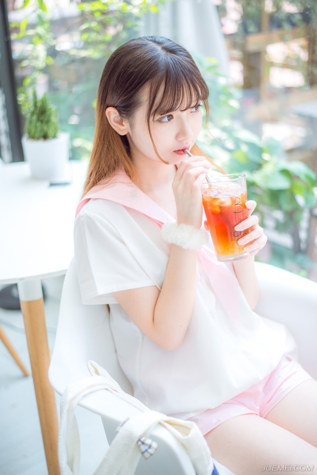 得知真相之后，魏延有些无奈，也有些咬牙切齿，这庞统也太疯了吧，若自己再慢一些，好不容易收服的十万大军，就得有一大半给废了，这到底谁才是武将？